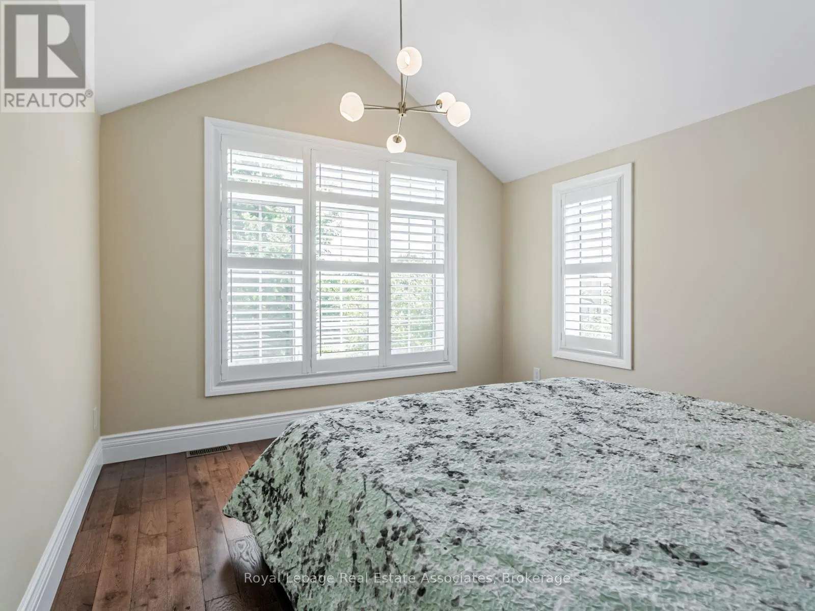 35 GLENMANOR DRIVE