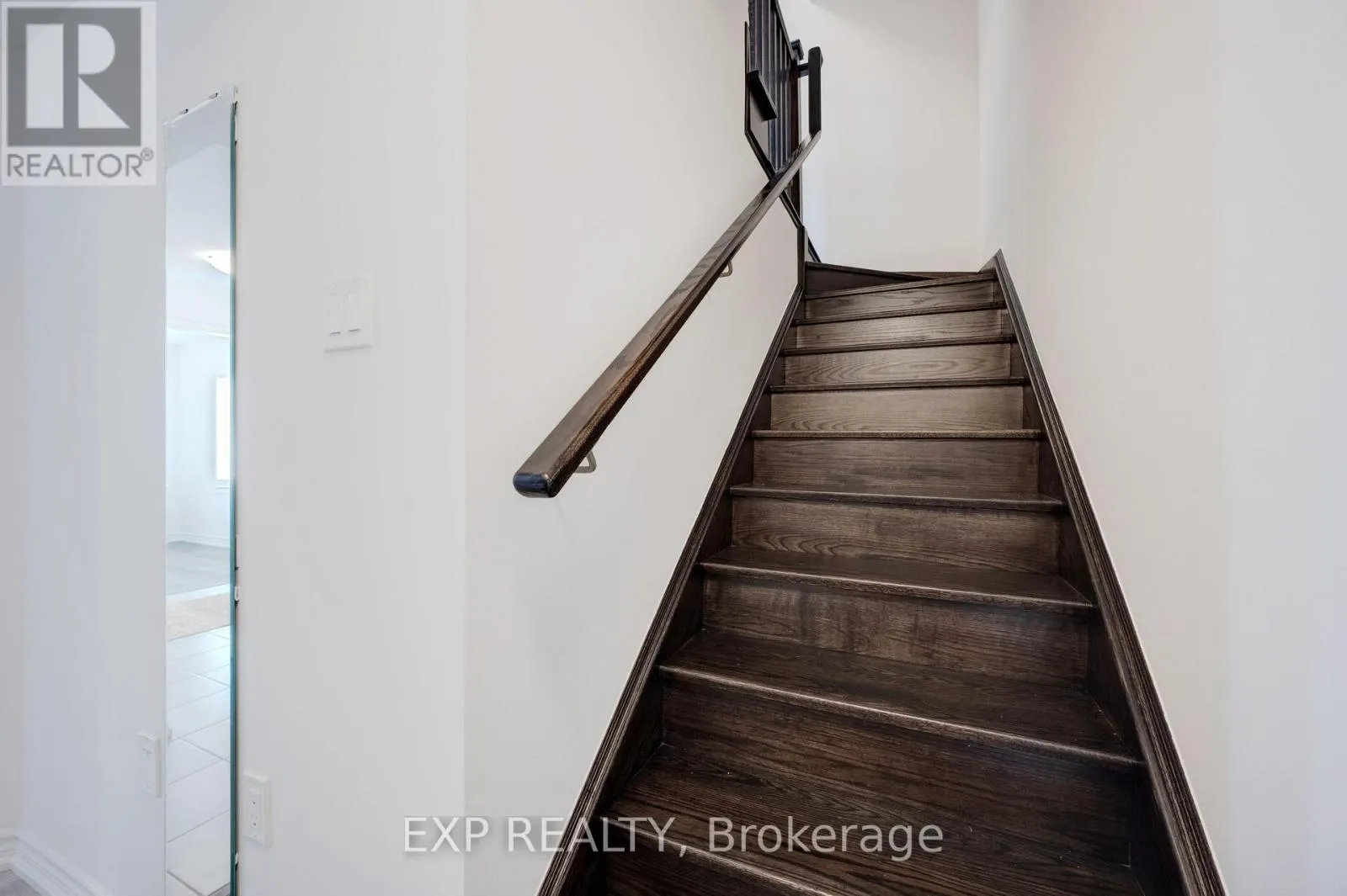 978 ALDER GATE