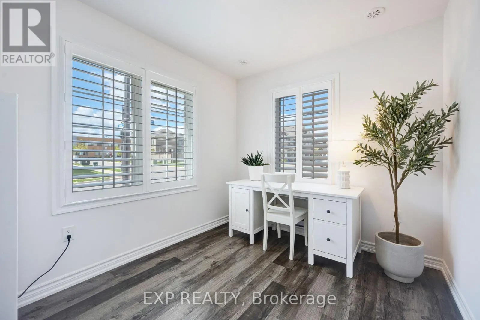 978 ALDER GATE