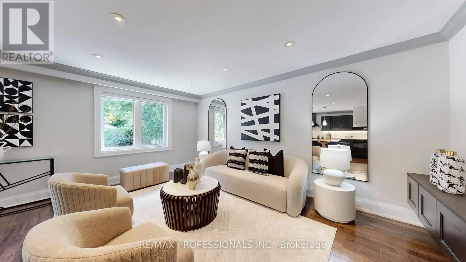 5 GRASSPOINT CRESCENT