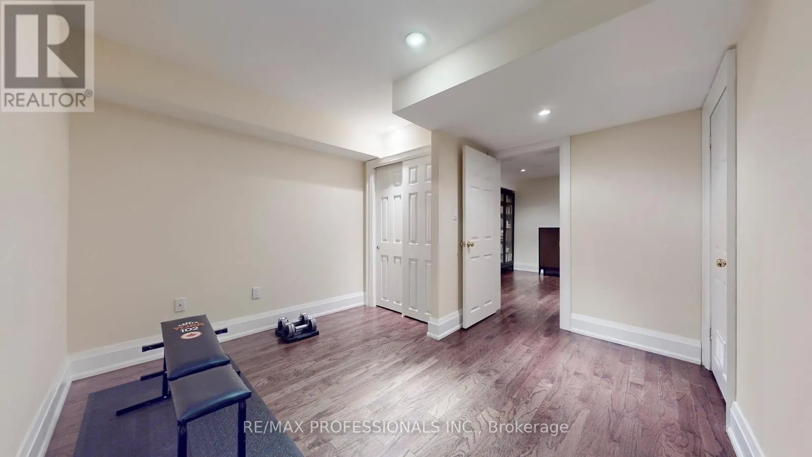 5 GRASSPOINT CRESCENT