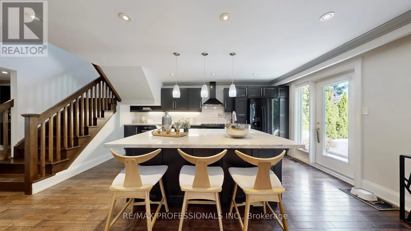 5 GRASSPOINT CRESCENT
