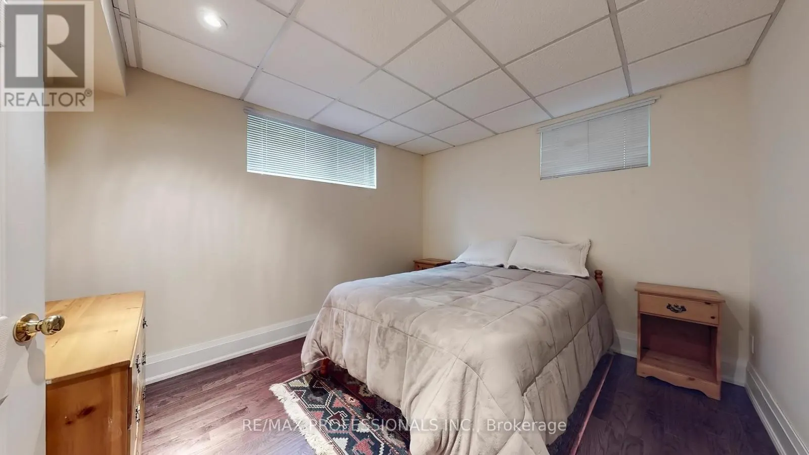 5 GRASSPOINT CRESCENT