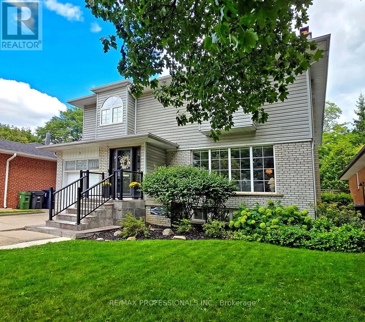 5 GRASSPOINT CRESCENT