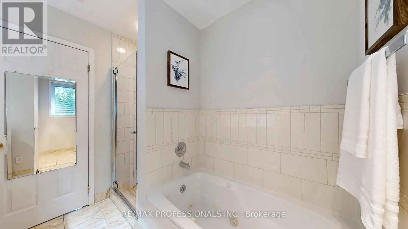5 GRASSPOINT CRESCENT