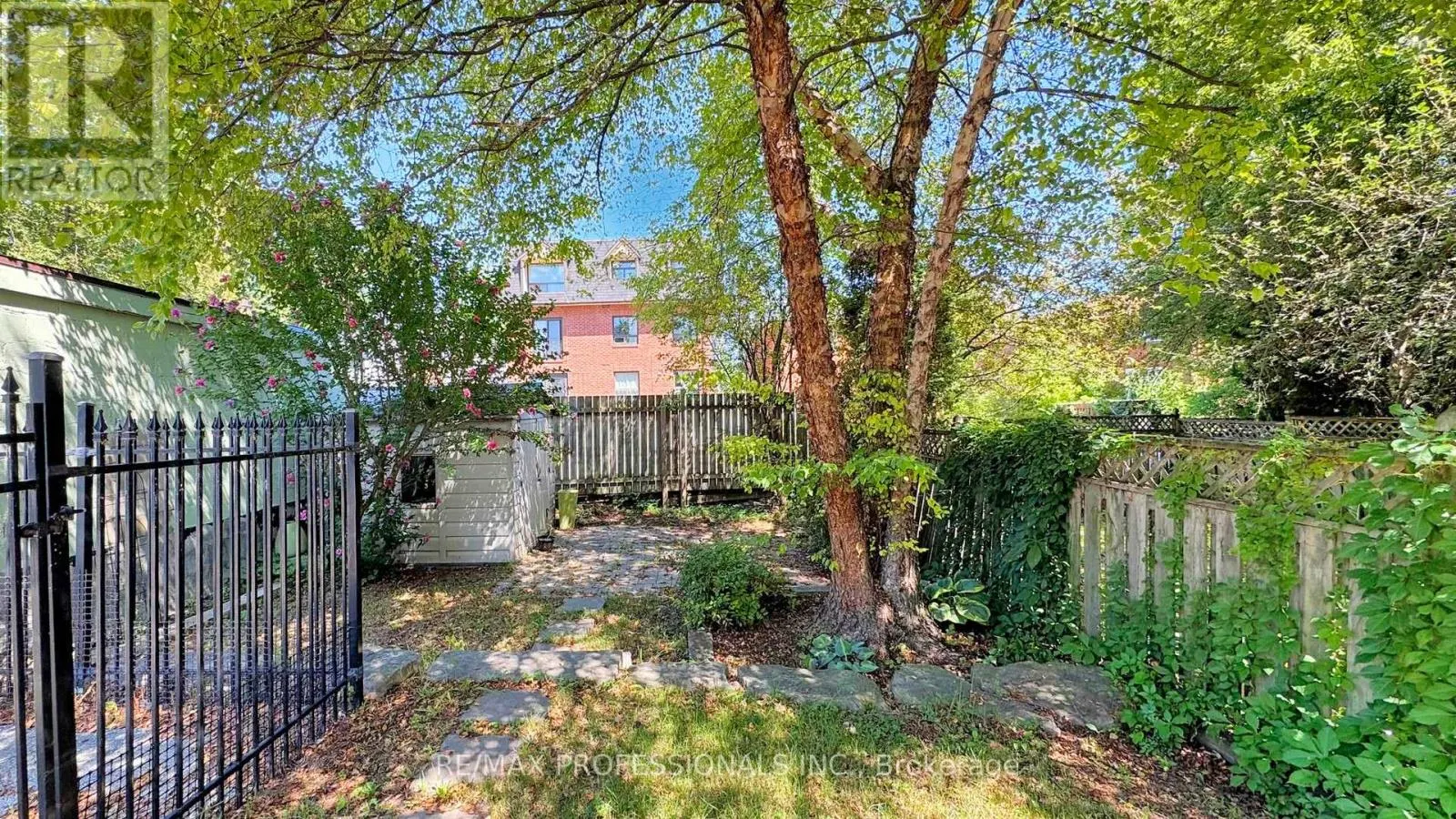 49 ALBERT AVENUE