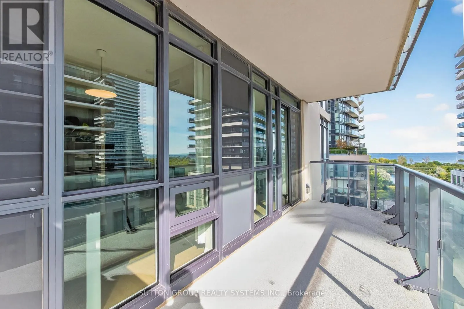 815 - 60 ANNIE CRAIG DRIVE