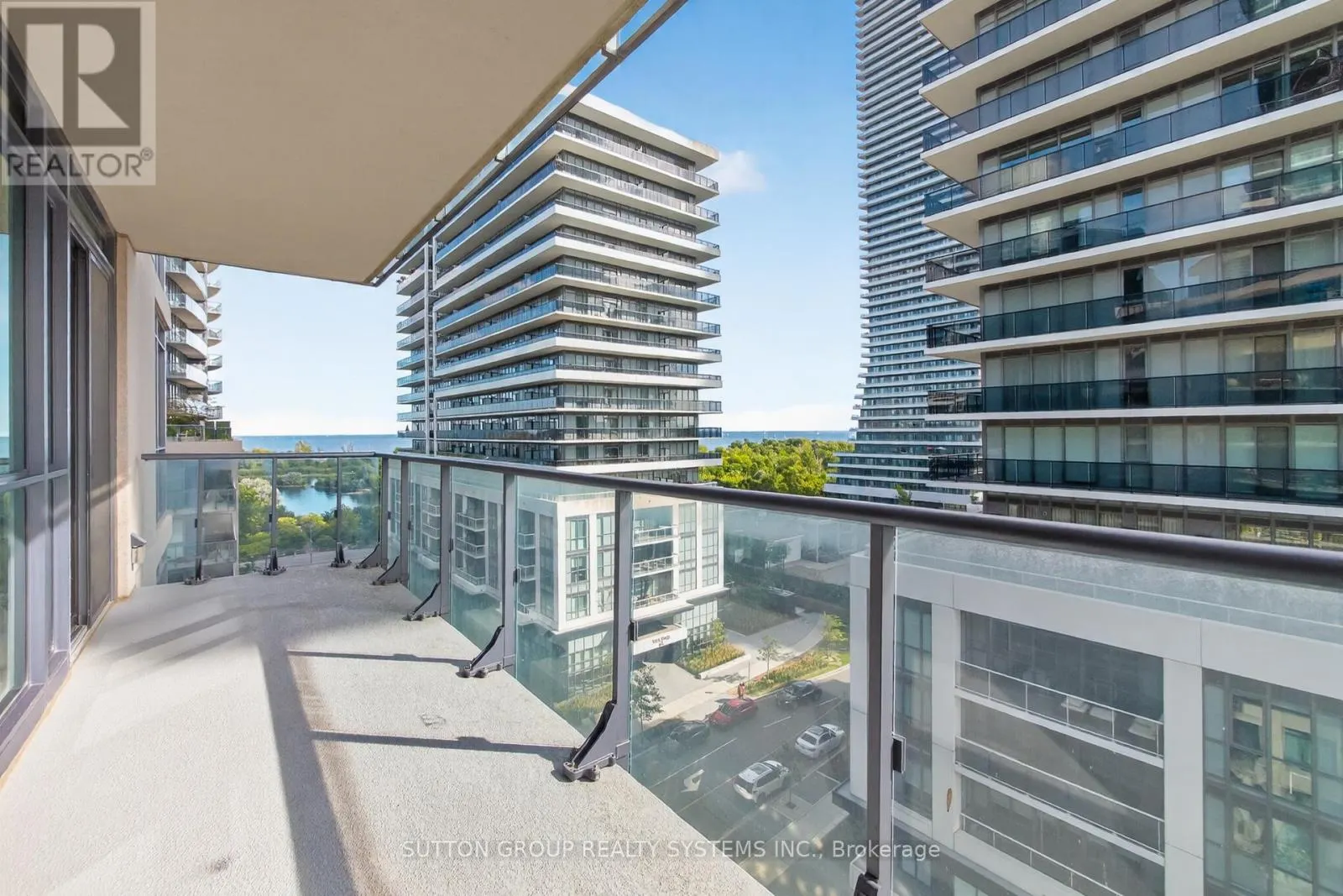 815 - 60 ANNIE CRAIG DRIVE