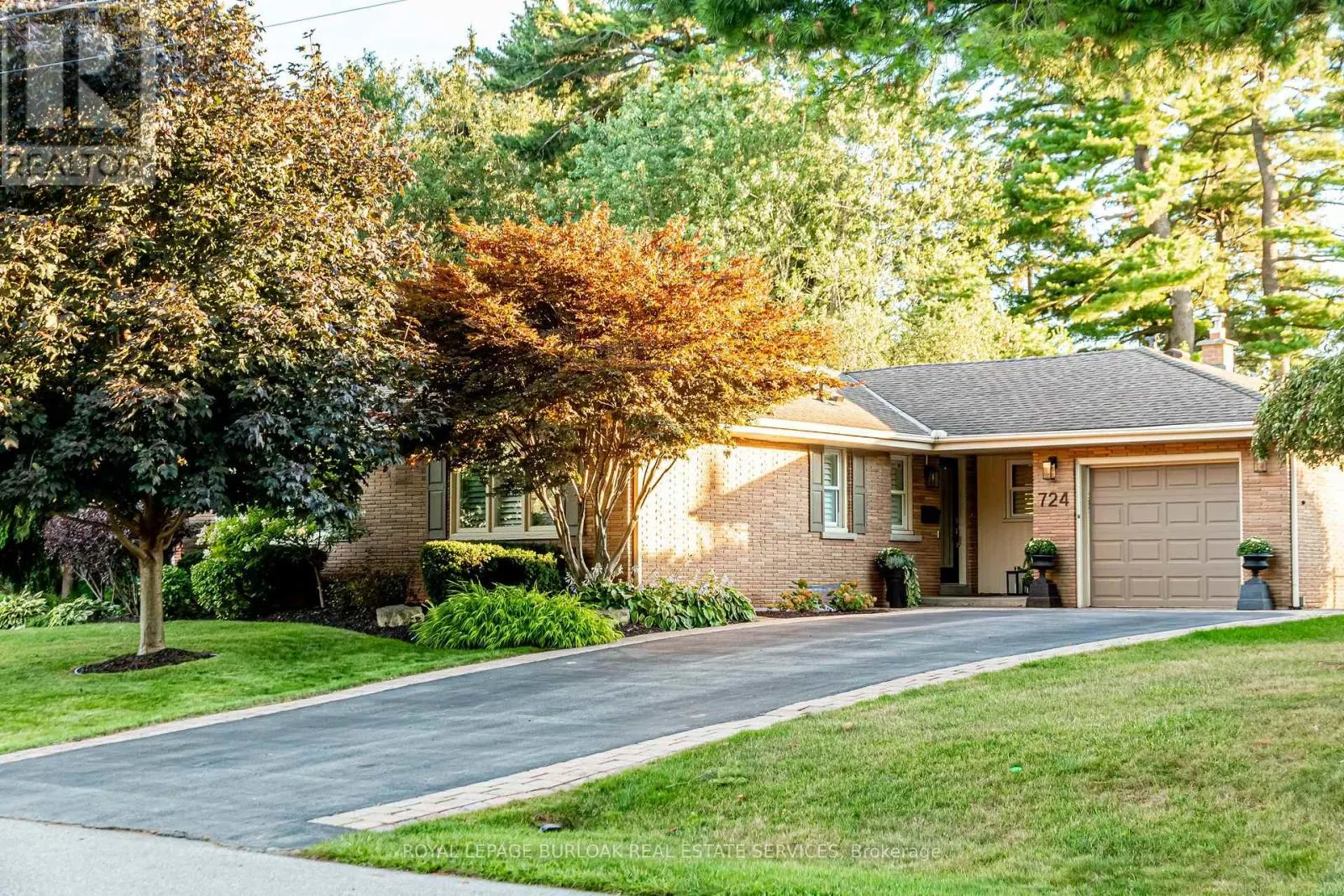 724 KINGSWAY DRIVE
