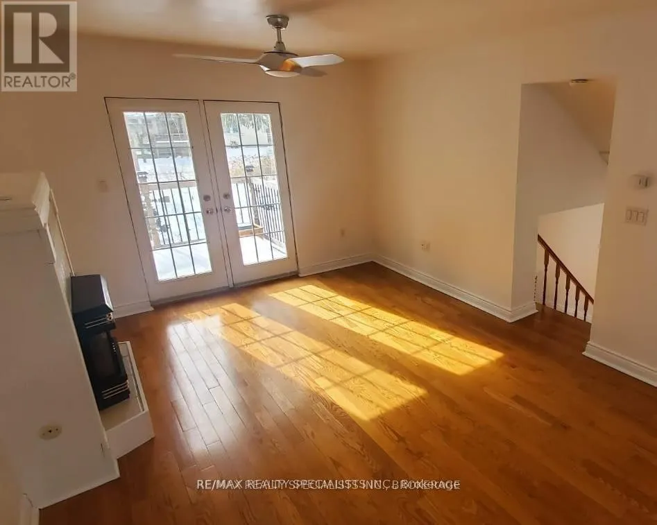 10 MAPLE AVENUE S