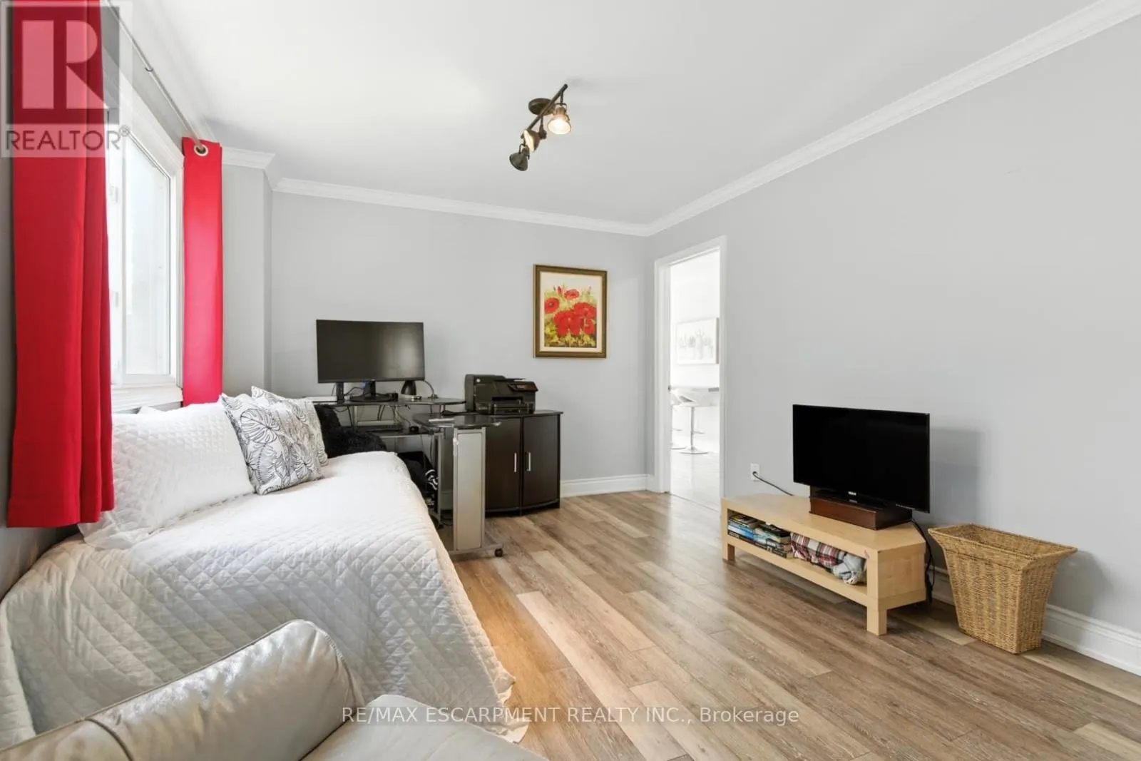 580 DEERHURST DRIVE