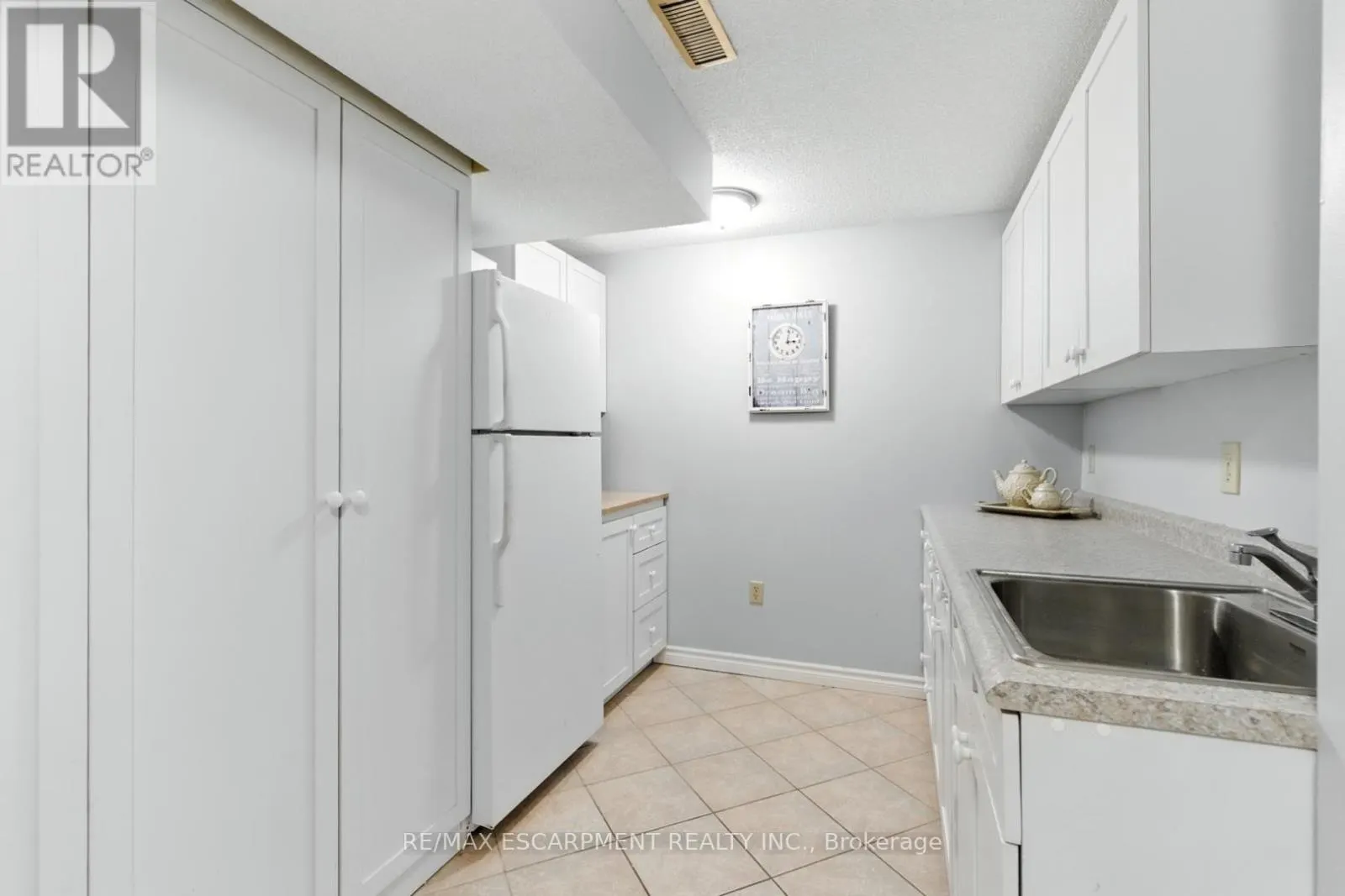 580 DEERHURST DRIVE