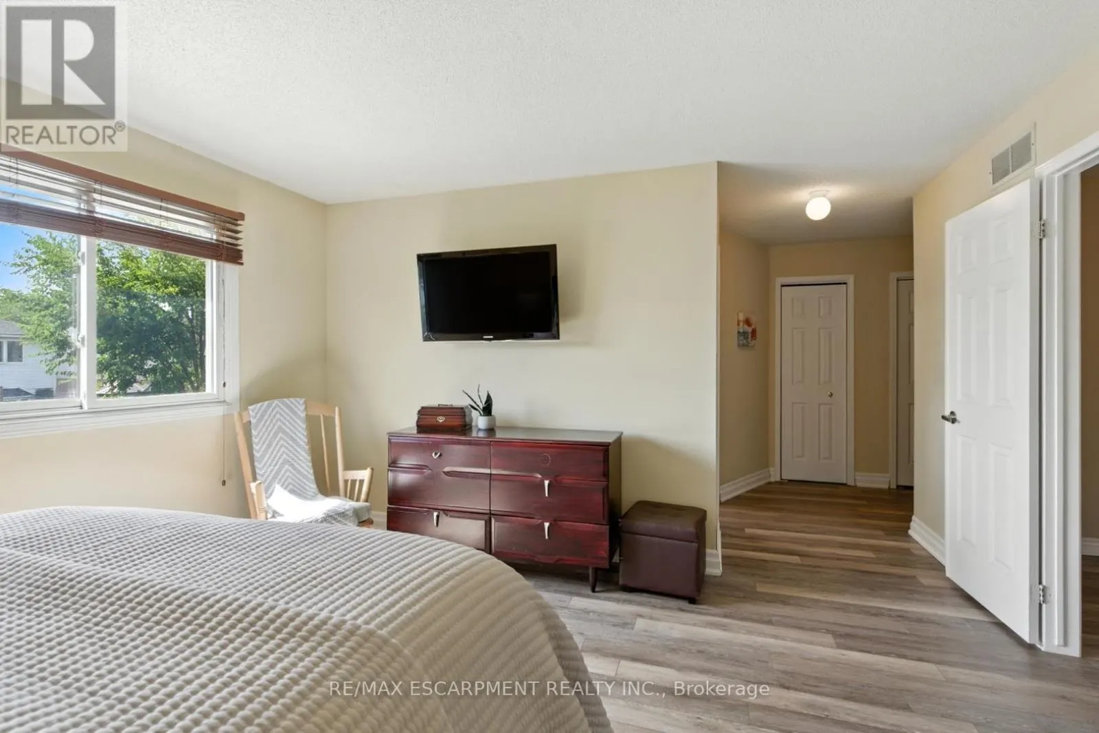 580 DEERHURST DRIVE