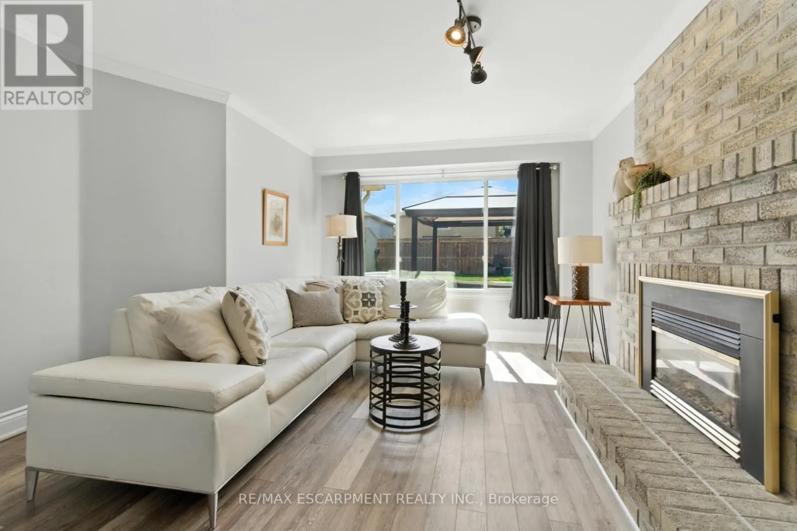 580 DEERHURST DRIVE