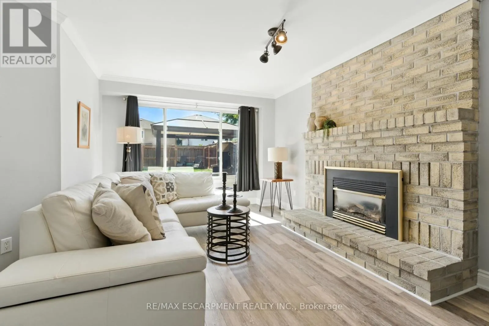 580 DEERHURST DRIVE
