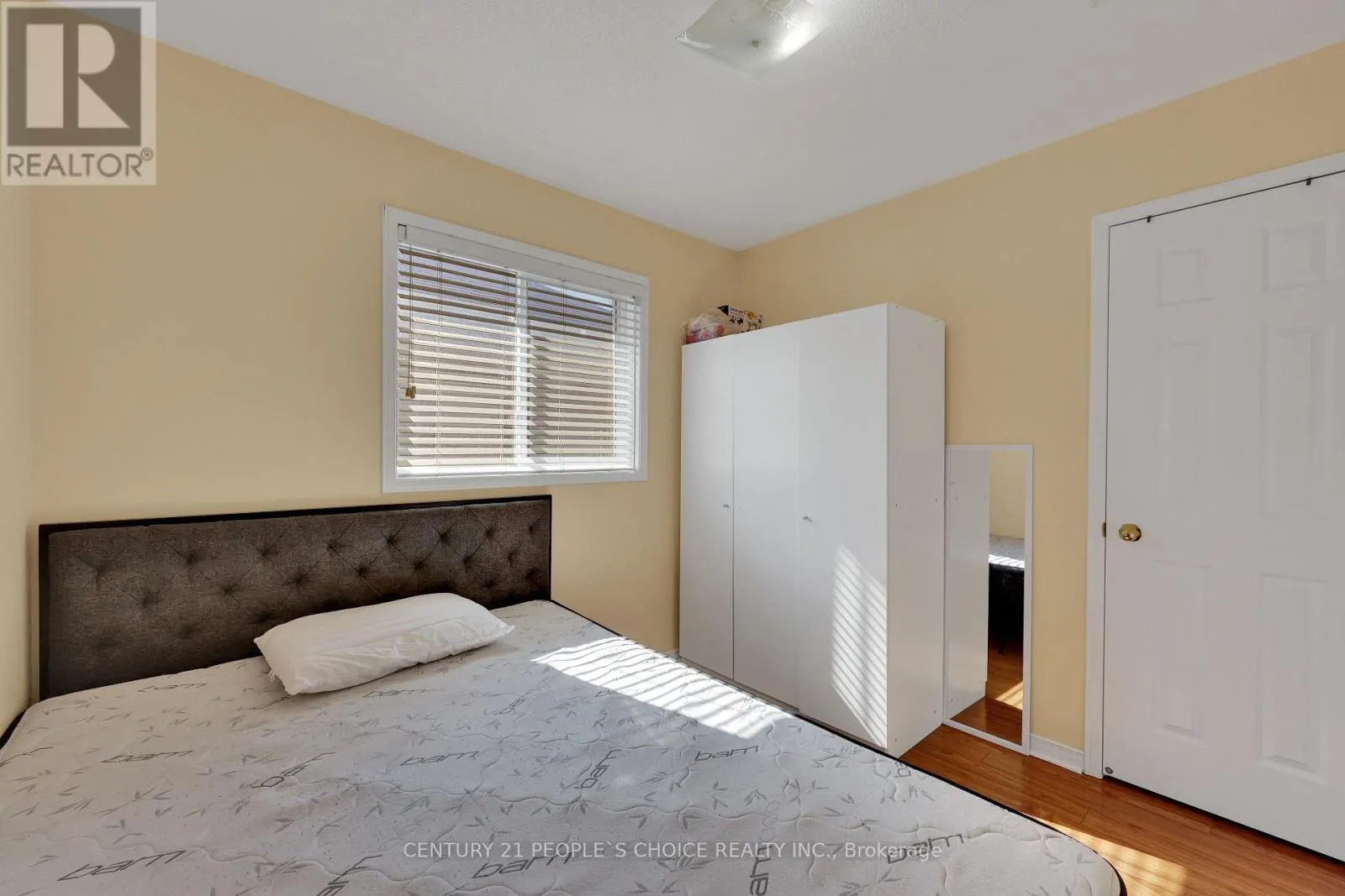 46 COMMODORE DRIVE