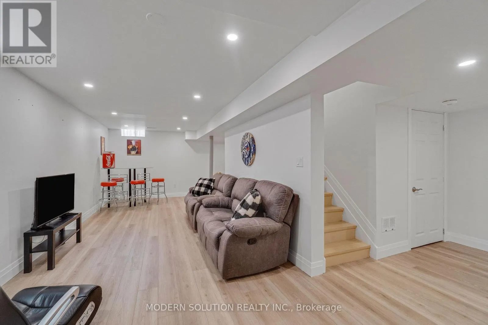 4806 CRYSTAL ROSE DRIVE S