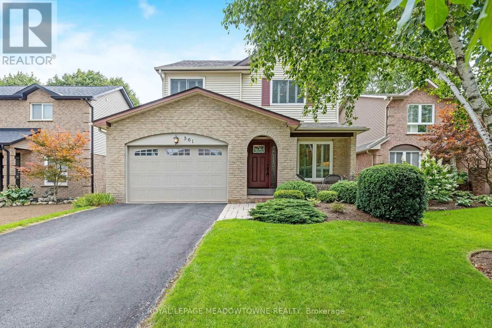 561 HAWTHORNE CRESCENT