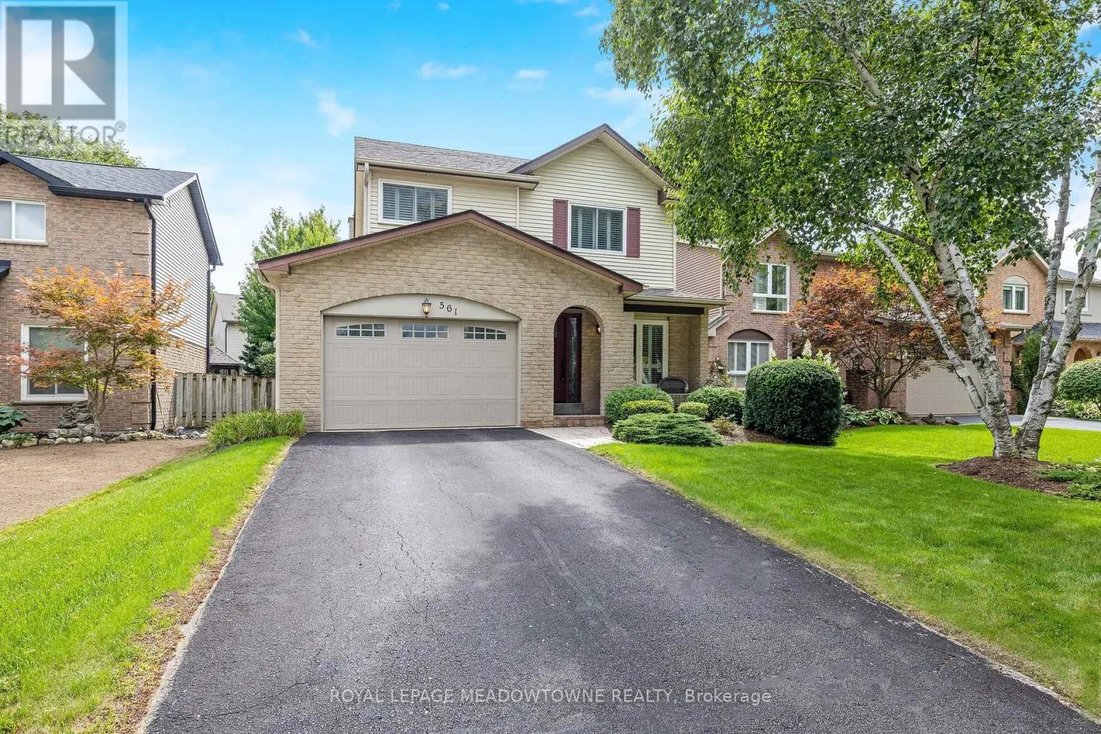 561 HAWTHORNE CRESCENT
