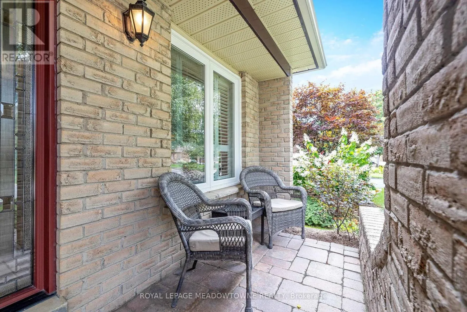 561 HAWTHORNE CRESCENT