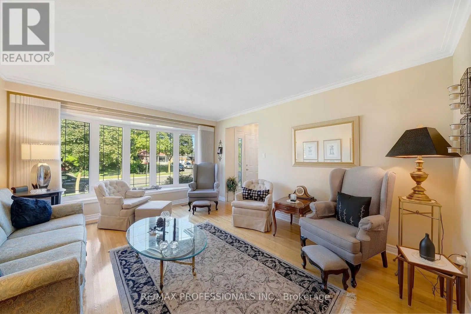 216 WELLESWORTH DRIVE