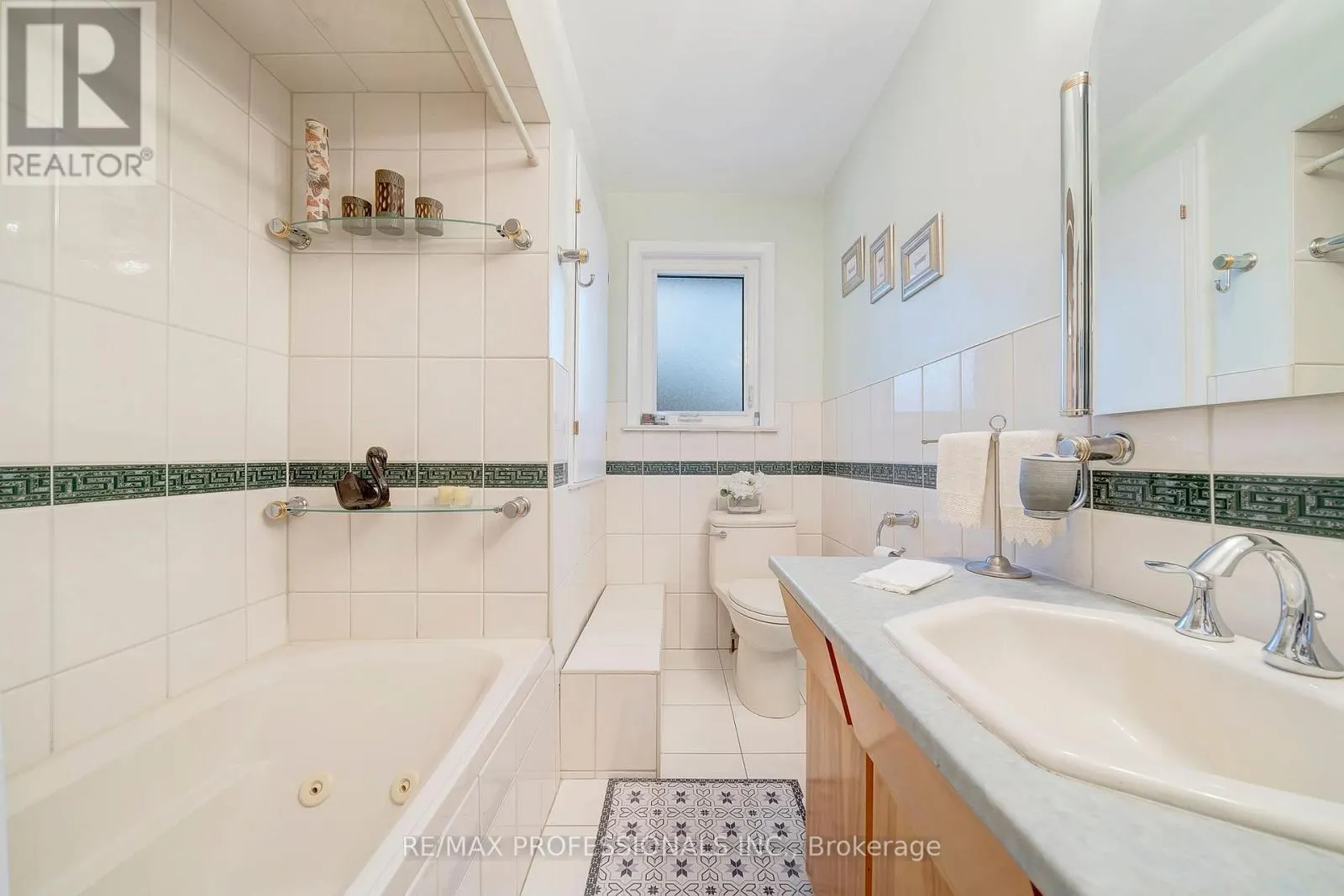216 WELLESWORTH DRIVE