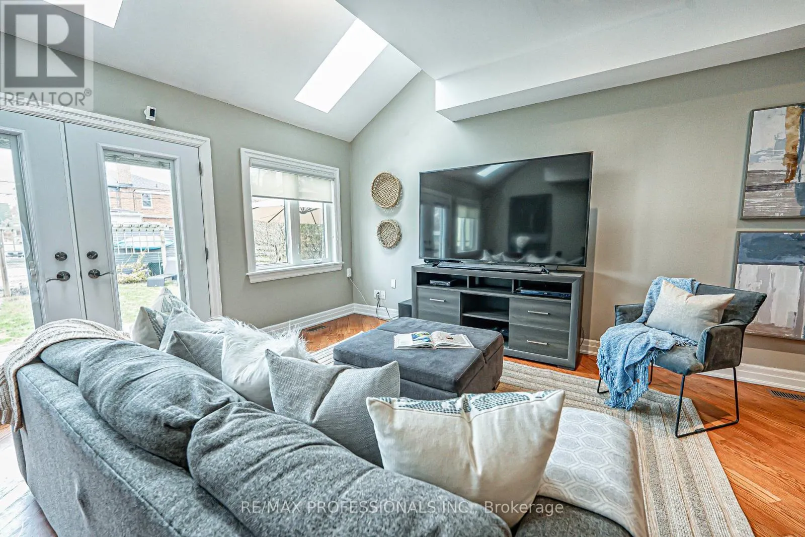 116 LAKE SHORE DRIVE