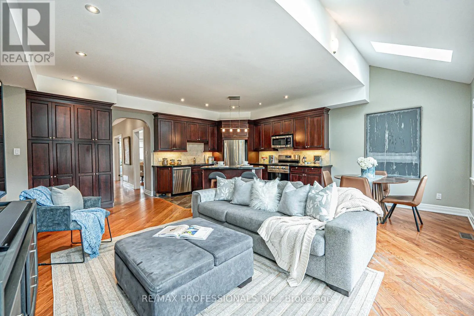 116 LAKE SHORE DRIVE
