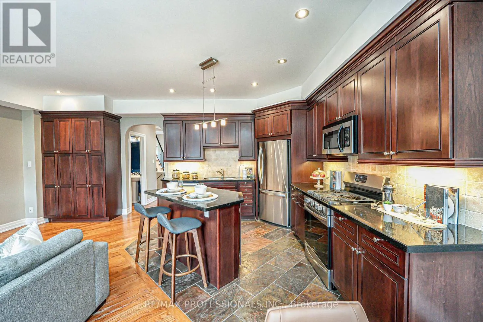116 LAKE SHORE DRIVE
