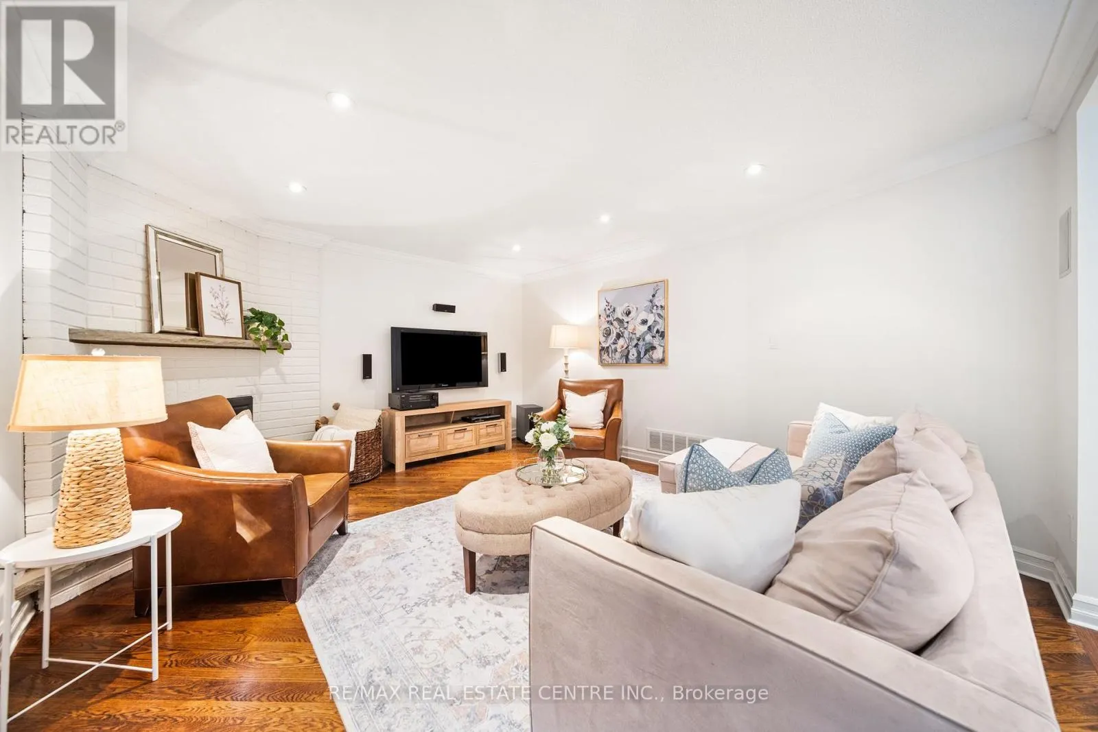 1246 OLD CARRIAGE WAY