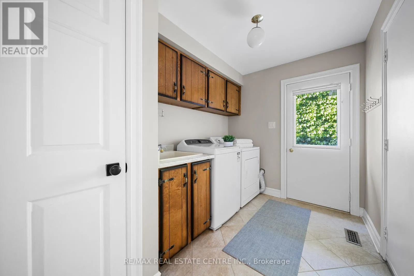 1246 OLD CARRIAGE WAY