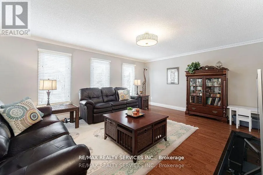 41 CHRISTIE DRIVE