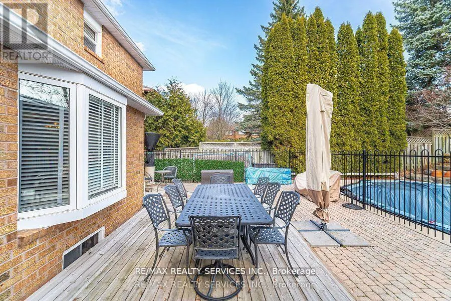 41 CHRISTIE DRIVE