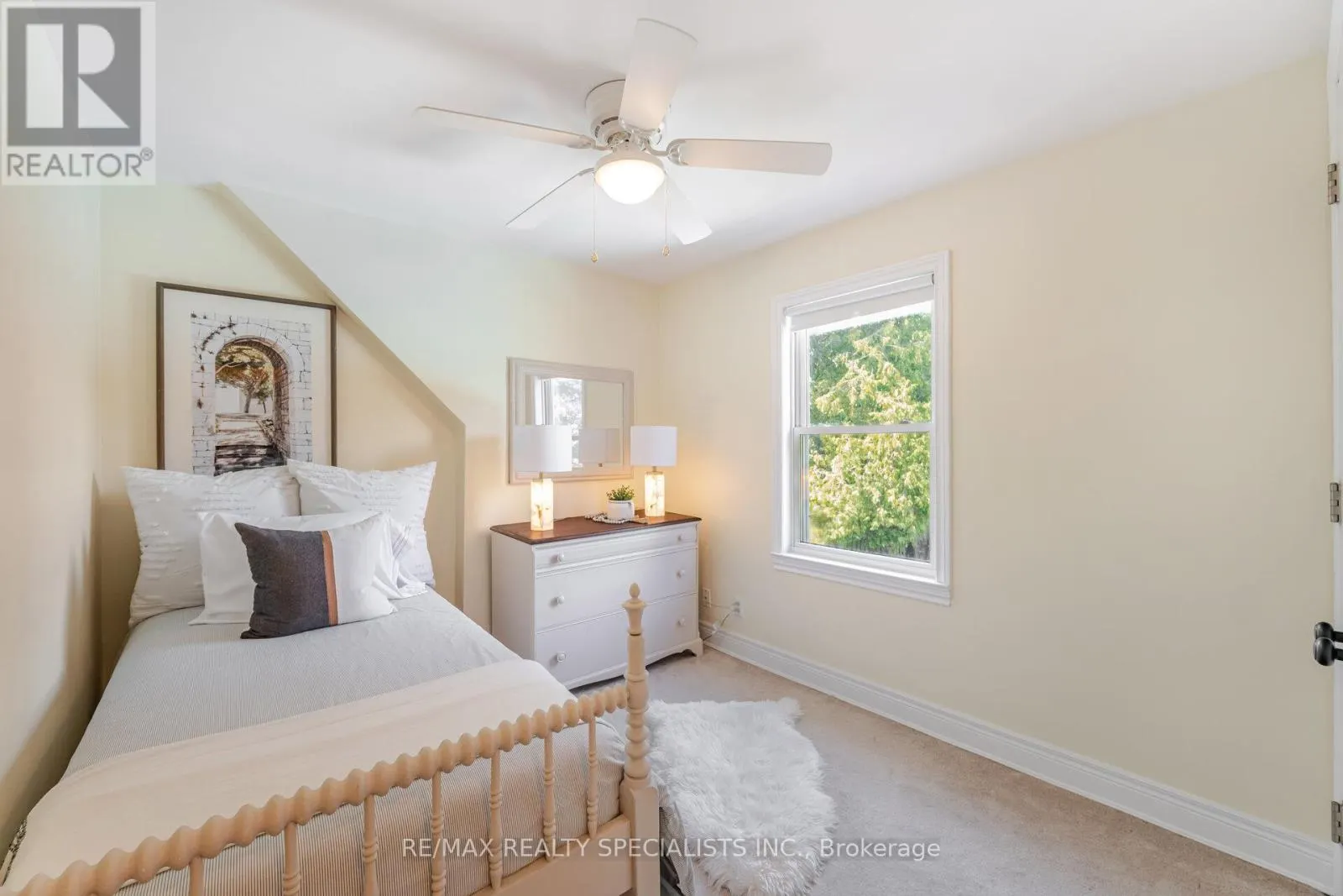457 SELSEY DRIVE
