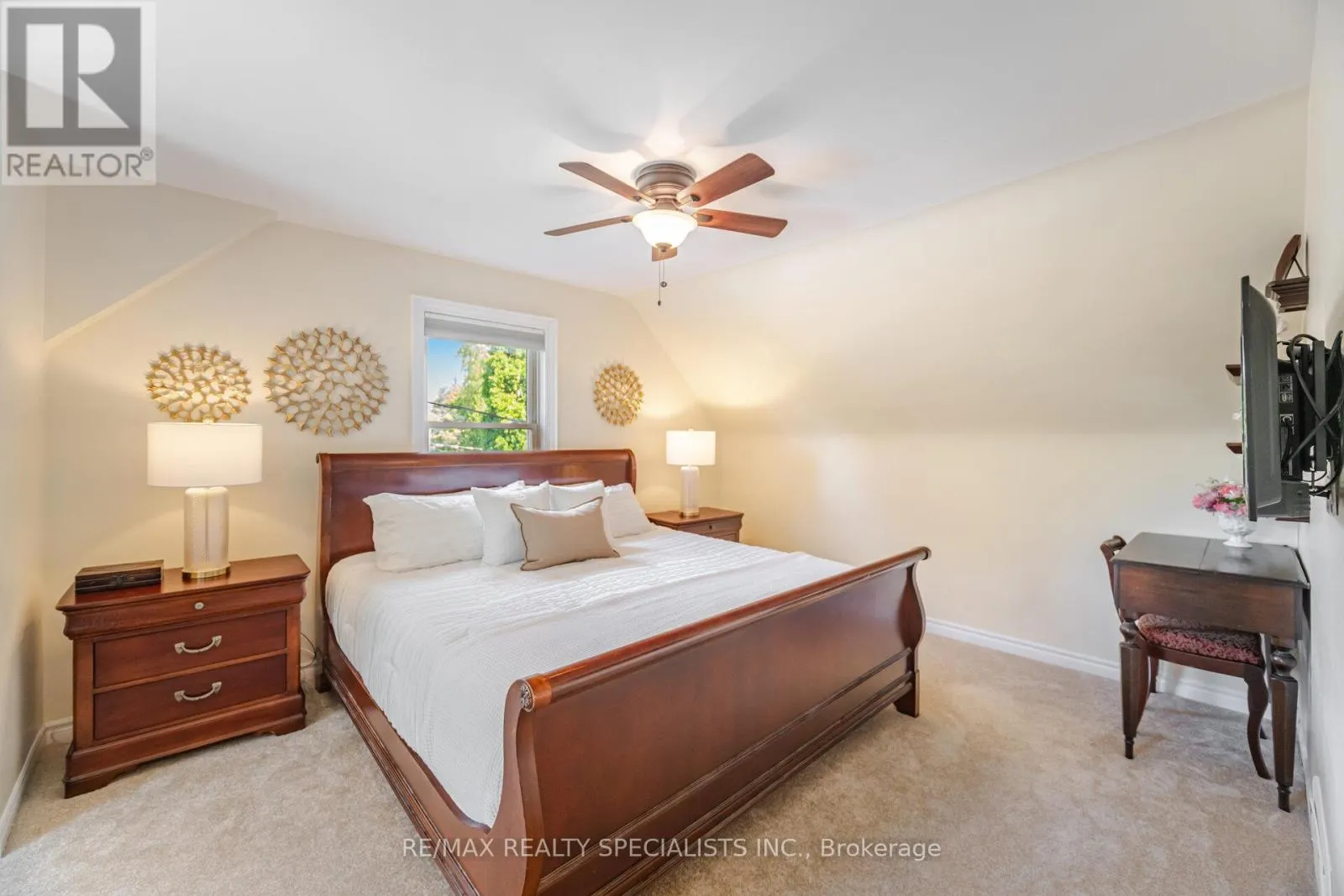 457 SELSEY DRIVE