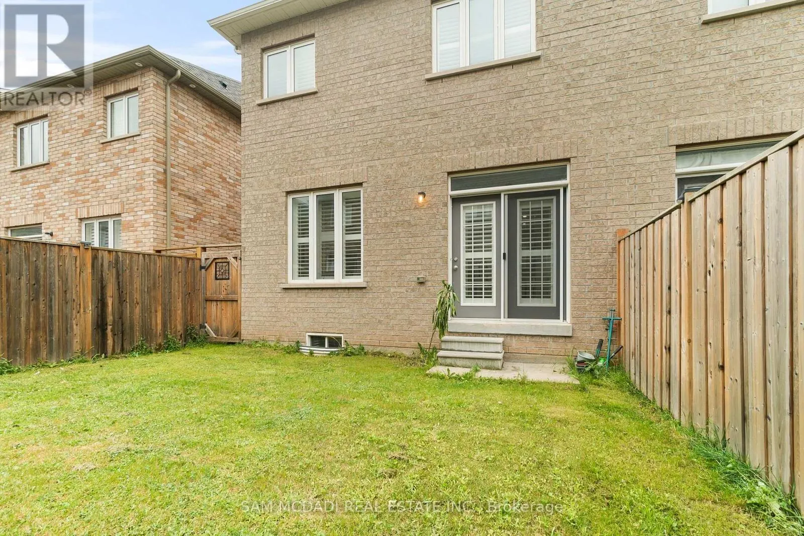 573 SETTLERS ROAD W