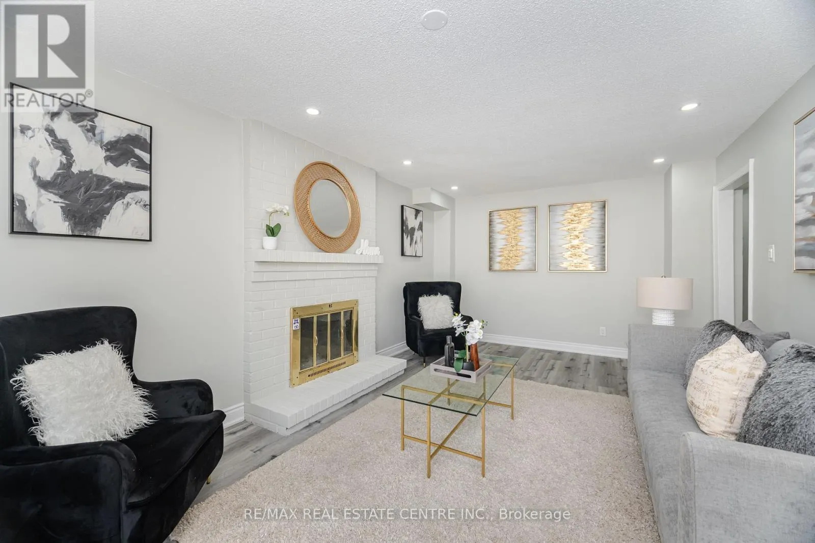 76 MOFFATT AVENUE