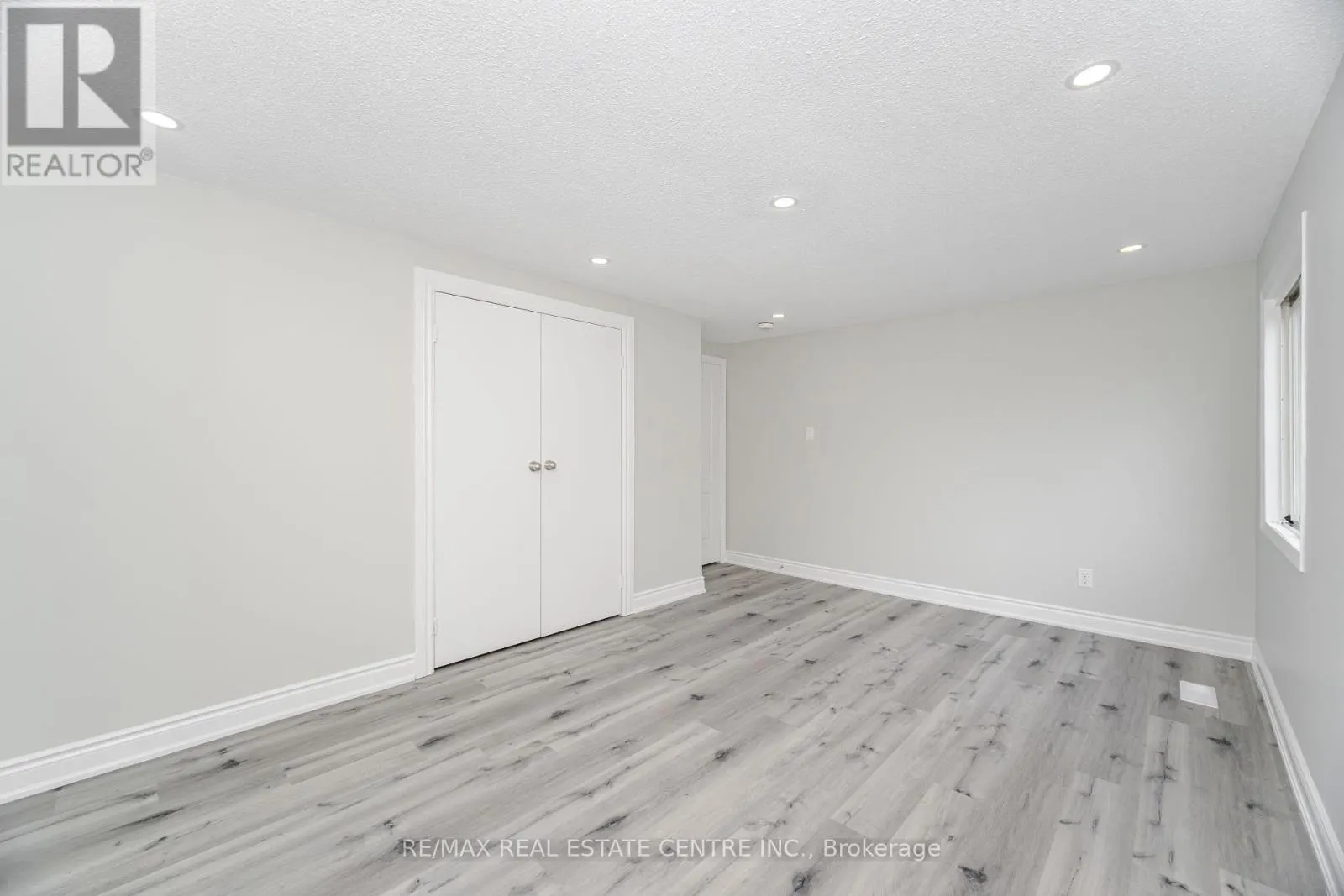 76 MOFFATT AVENUE
