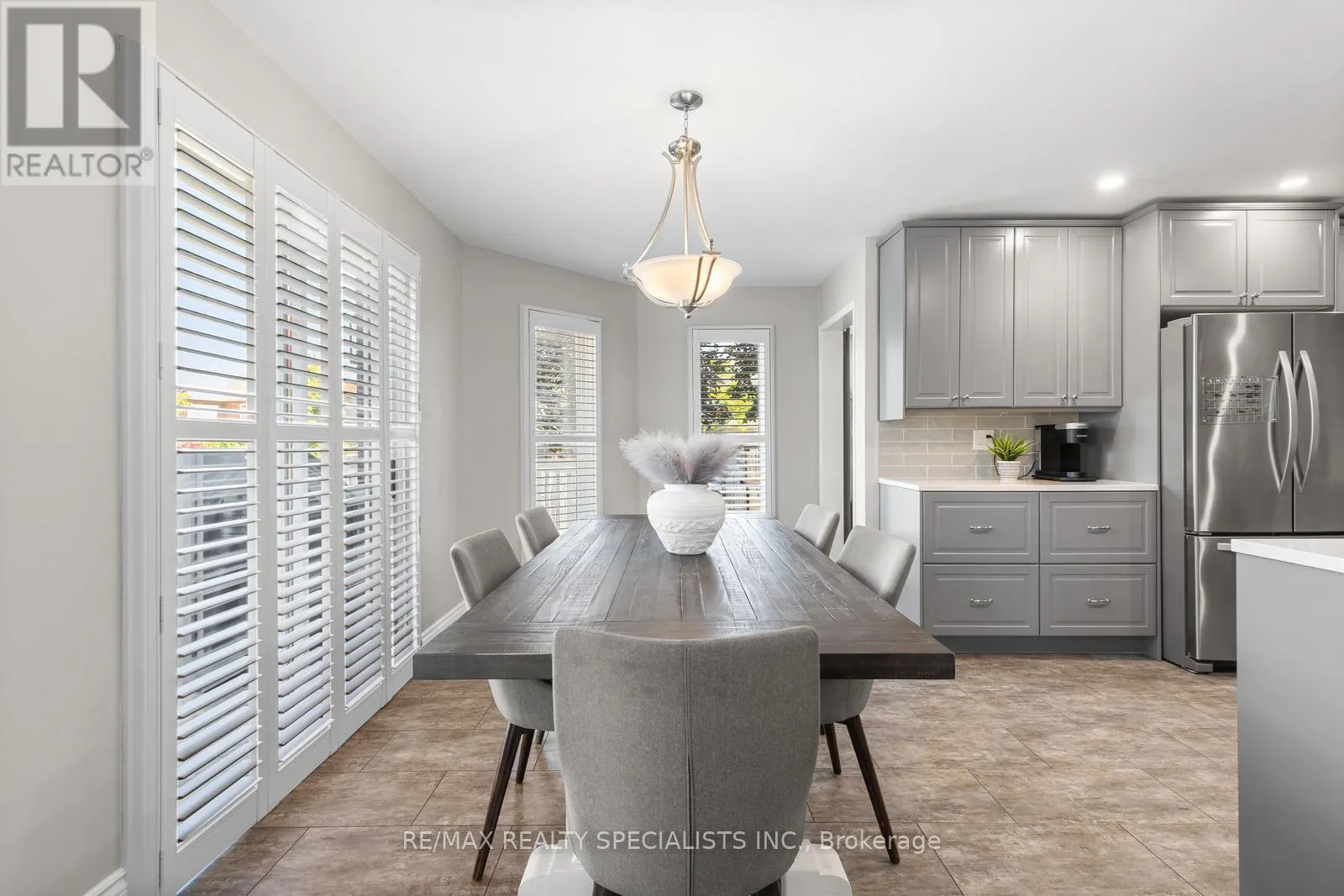 3799 LAURENCLAIRE DRIVE