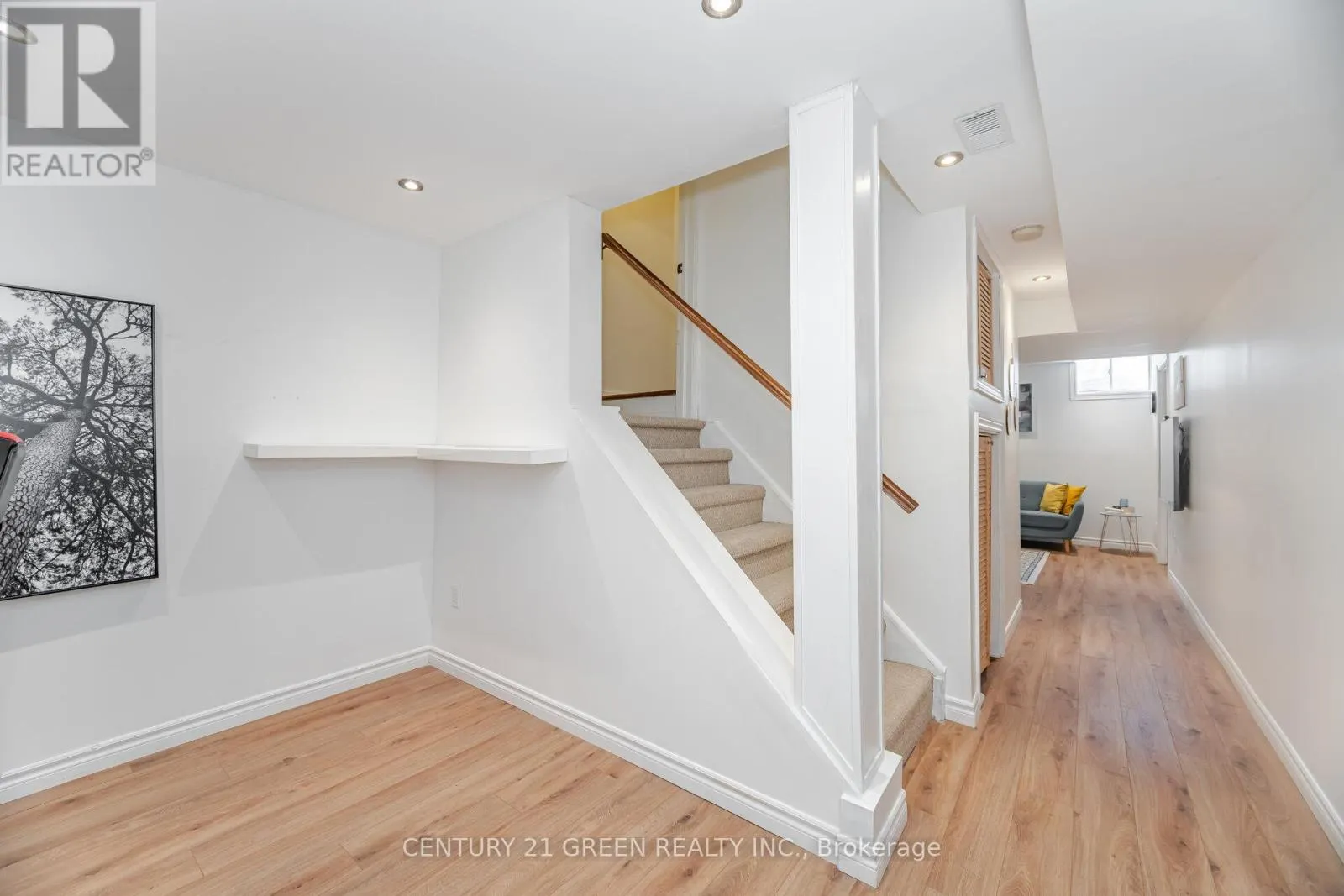 411 BAVERSTOCK CRESCENT