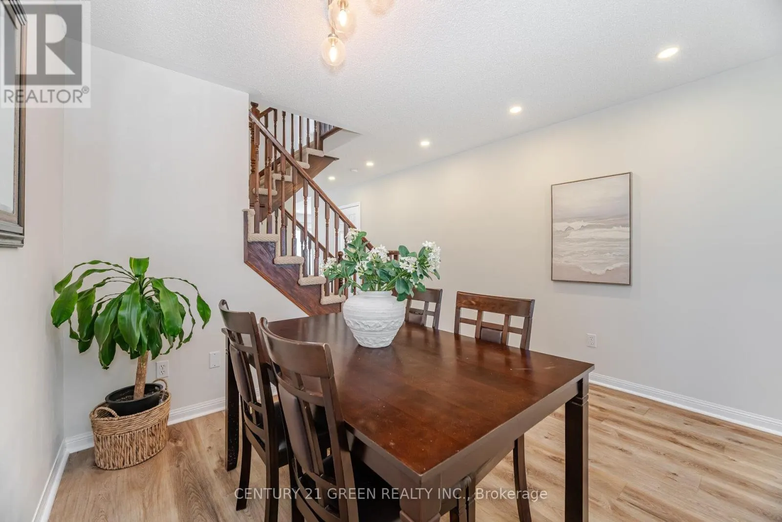 411 BAVERSTOCK CRESCENT