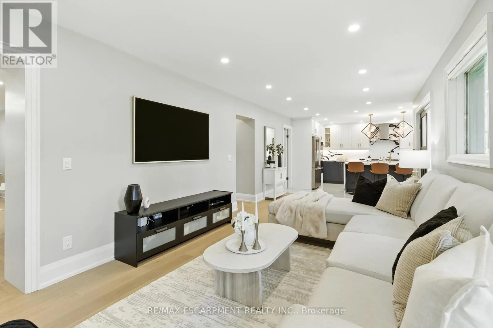 1245 BRAMBLEWOOD LANE