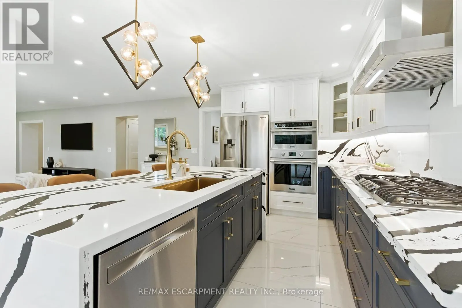1245 BRAMBLEWOOD LANE