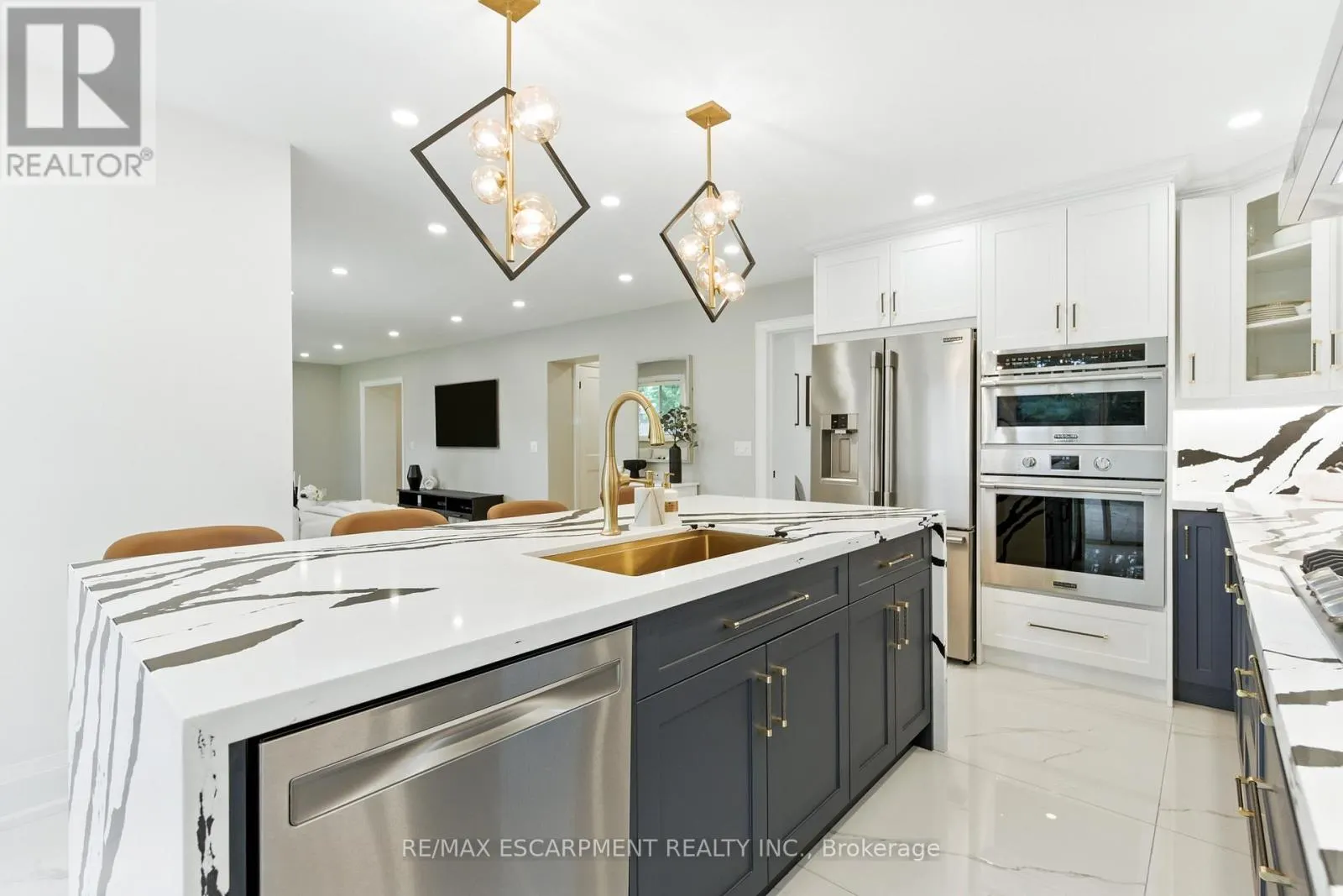 1245 BRAMBLEWOOD LANE