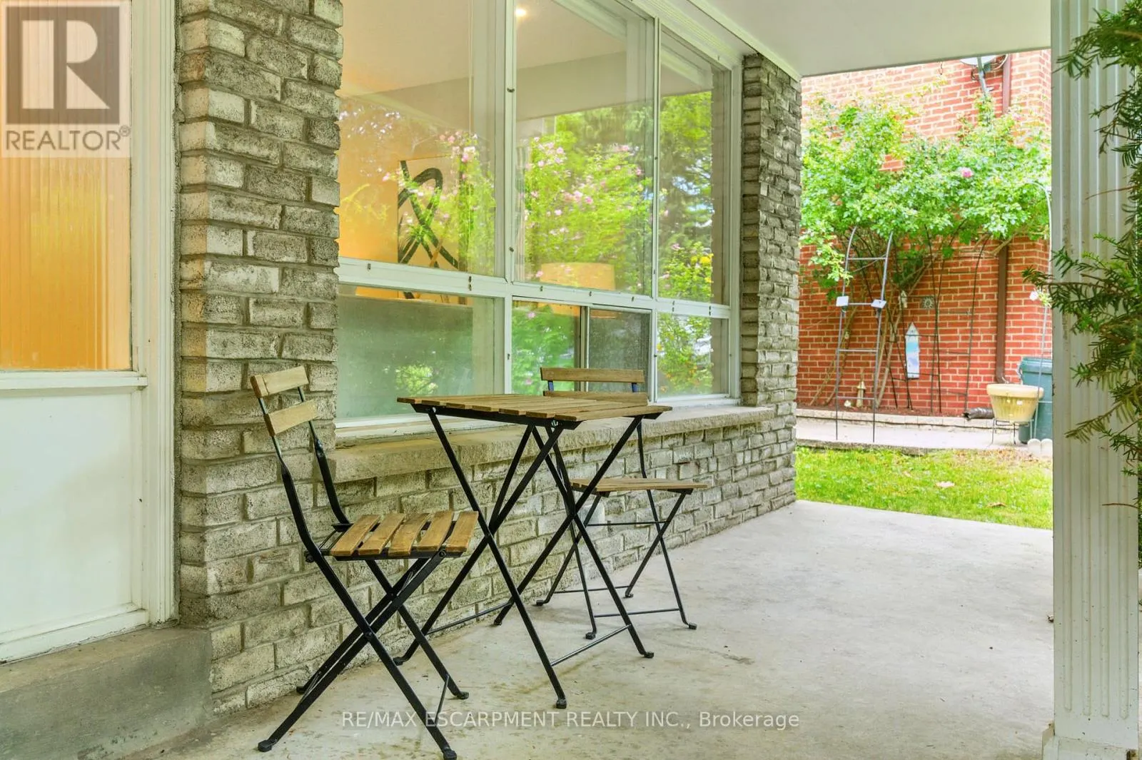 1245 BRAMBLEWOOD LANE