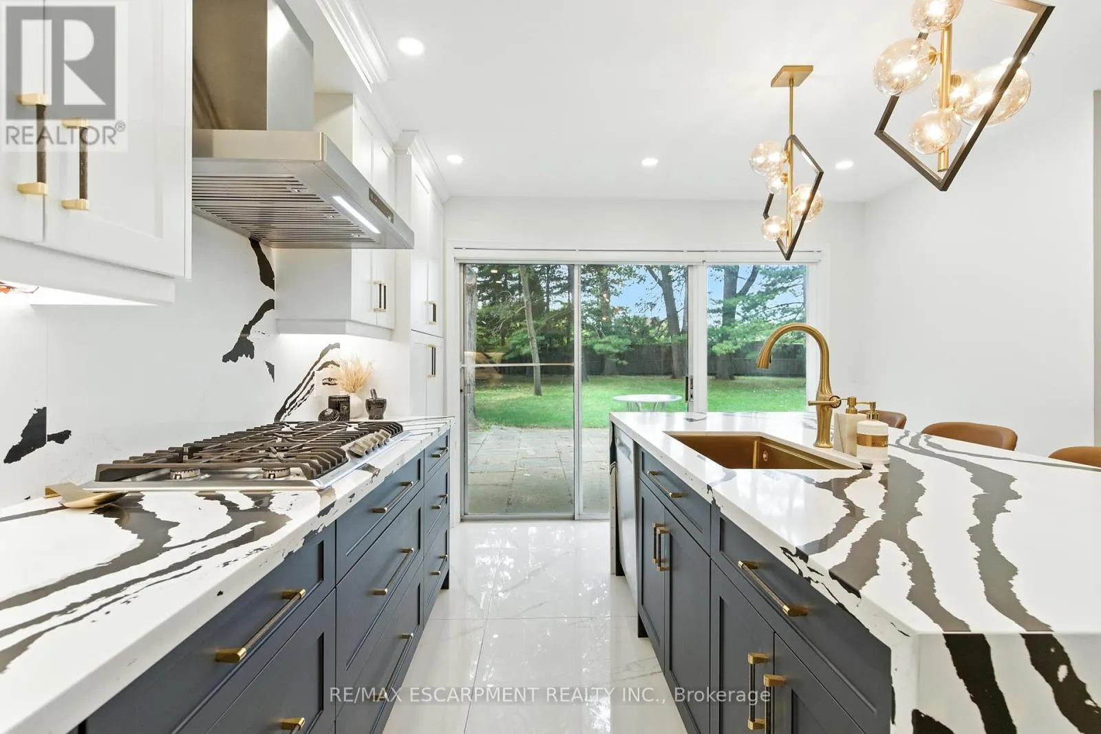 1245 BRAMBLEWOOD LANE