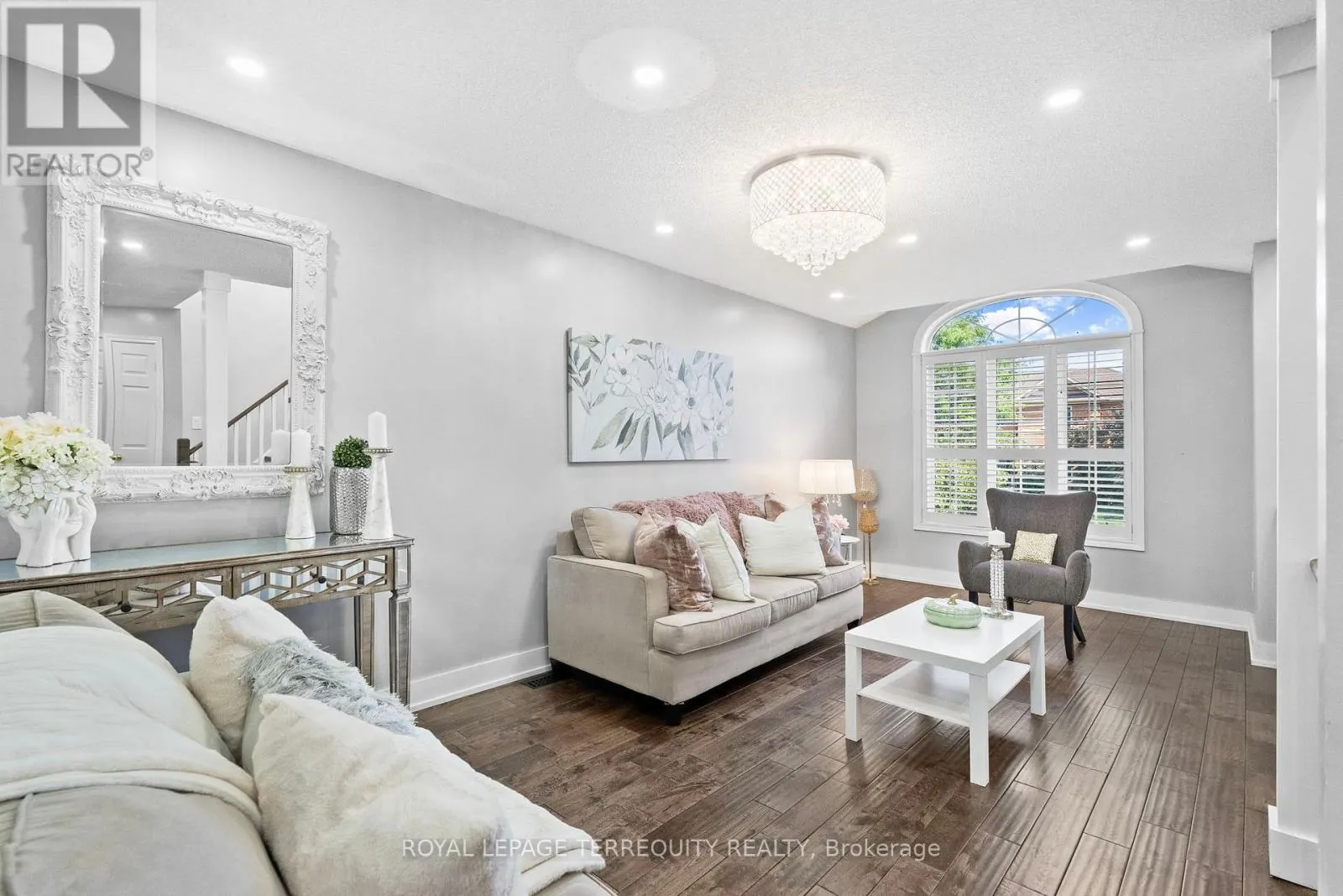 118 VAN SCOTT DRIVE