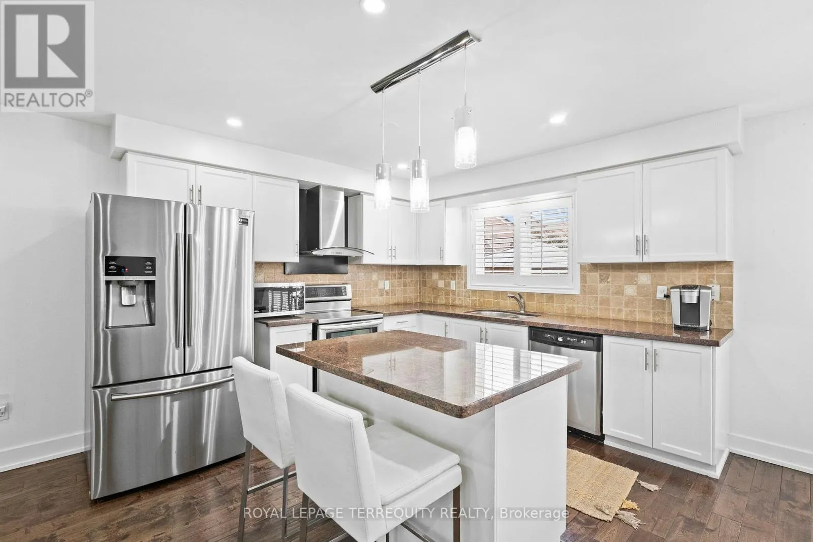 118 VAN SCOTT DRIVE