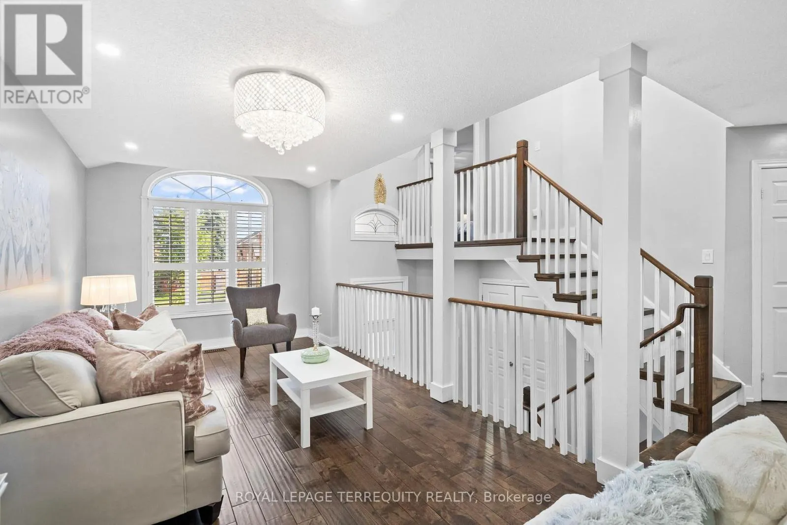 118 VAN SCOTT DRIVE