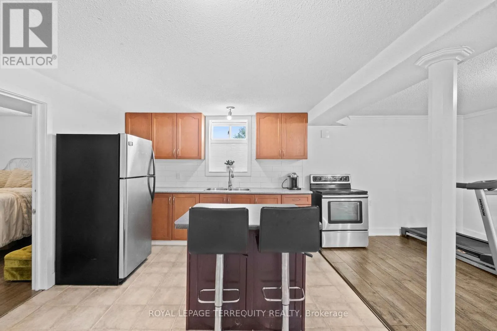 118 VAN SCOTT DRIVE